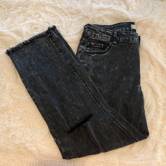 Cato Mid-Rise Womens Black Acid Wash Jeans NWOT! - Picture 4 of 6
